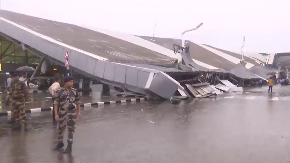 Delhi airport roof collapse: Old building opened in 2009, says Civil Aviation Minister Delhi airport roof collapse: Old building opened in 2009, says Civil Aviation Minister