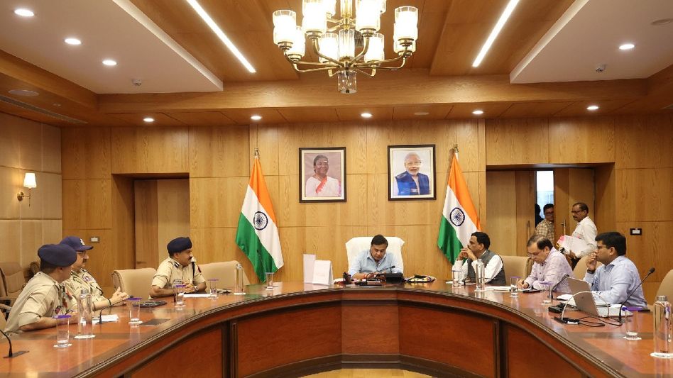 Himanta Biswa Sarma directs officials to eliminate ceiling system on remuneration for VDP volunteers Himanta Biswa Sarma directs officials to eliminate ceiling system on remuneration for VDP volunteers