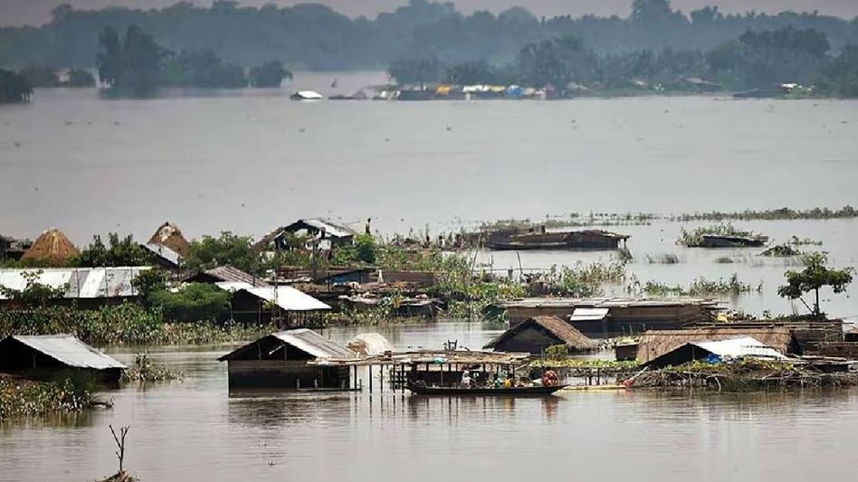 Assam floods: Brahmaputra river swells, over 4000 hectares of crop area submerged Assam floods: Brahmaputra river swells, over 4000 hectares of crop area submerged
