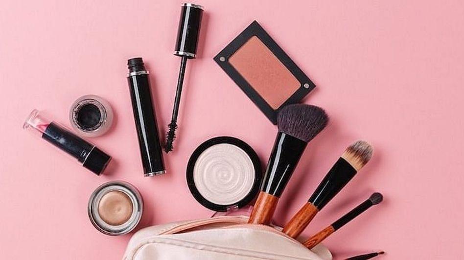 Pakistan hikes prices of beauty products by 40 per cent Pakistan hikes prices of beauty products by 40 per cent