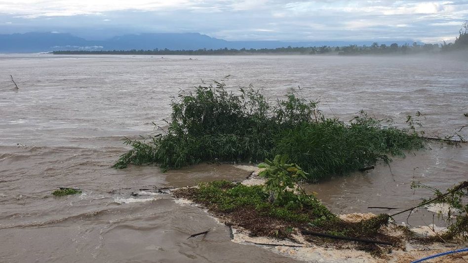 Arunachal officials assess impact of floods in East Siang district Arunachal officials assess impact of floods in East Siang district