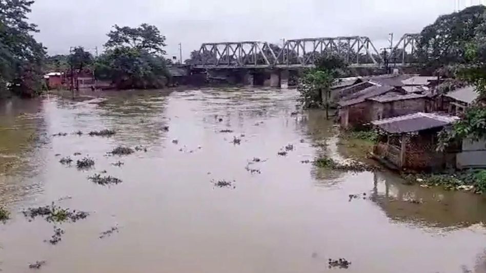 Assam flood situation worsens; 8 dead, over 16 lakh hit Assam flood situation worsens; 8 dead, over 16 lakh hit