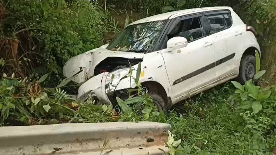Assam: Speeding car plunges into floodwater in Guwahati, no casualties reported Assam: Speeding car plunges into floodwater in Guwahati, no casualties reported