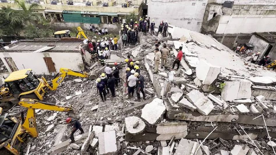 Gujarat: Building collapse in Surat claims seven lives, rescue efforts continue Gujarat: Building collapse in Surat claims seven lives, rescue efforts continue