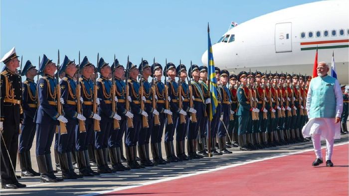 PM Modi received a warm welcome from the Indian diaspora in Moscow