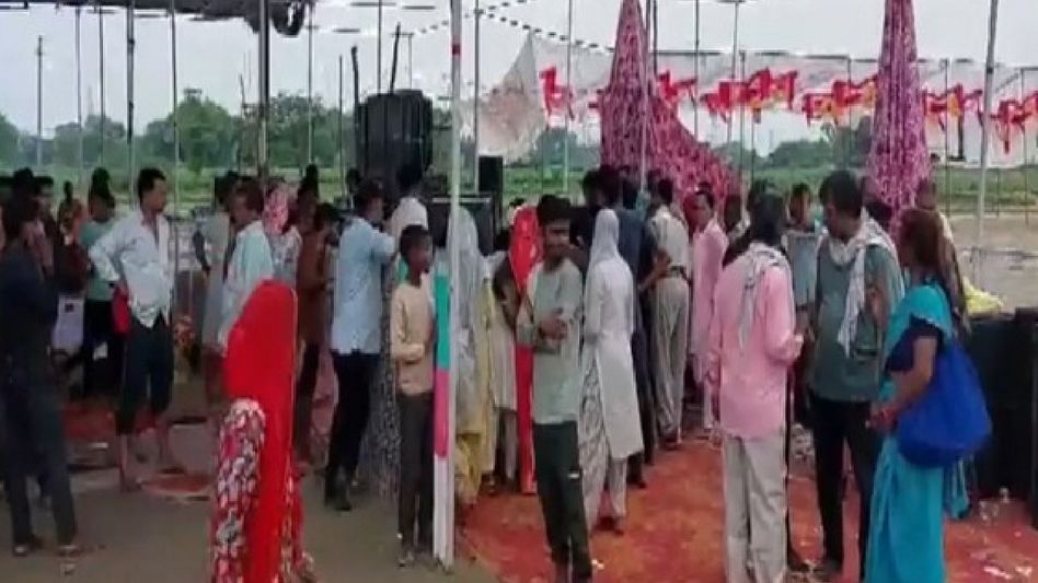 6 officials including SDM suspended for negligence in Hathras stampede tragedy 6 officials including SDM suspended for negligence in Hathras stampede tragedy