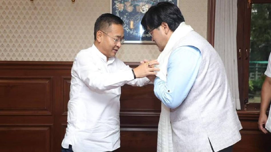 Sikkim: Lone SDF MLA Tenzing Lamtha joins SKM, discusses welfare initiatives with CM Tamang Sikkim: Lone SDF MLA Tenzing Lamtha joins SKM, discusses welfare initiatives with CM Tamang