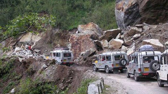 Sikkim isolated from rest of the nation; vital route to Siliguri closed for repair