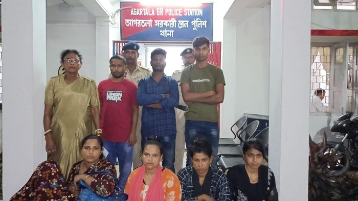 11 Bangladeshi nationals, one Indian tout held at Tripura