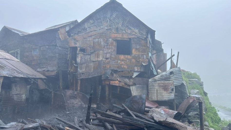 Massive fire in Sikkim: 5 Kutcha houses affected, MLA assures relief Massive fire in Sikkim: 5 Kutcha houses affected, MLA assures relief