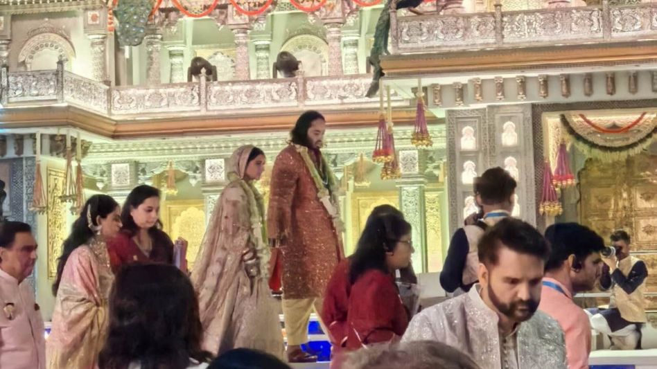 Anant Ambani and Radhika Merchant tie knot in star-studded ceremony Anant Ambani and Radhika Merchant tie knot in star-studded ceremony