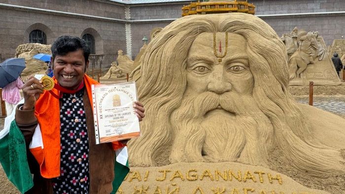 Indian sand artist Sudarsan Pattnaik wins gold at international championship in Russia