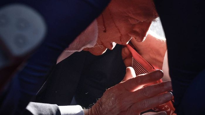 FBI leads investigation after shooting at Trump's Pennsylvania rally