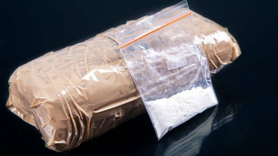Assam: Heroin worth Rs 2.5 crore seized in Guwahati; two peddlers arrested Assam: Heroin worth Rs 2.5 crore seized in Guwahati; two peddlers arrested