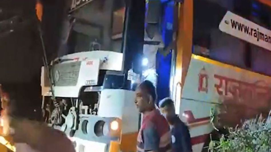 Six killed, eight injured as bus collides with truck on Ahmedabad-Vadodra Express Highway Six killed, eight injured as bus collides with truck on Ahmedabad-Vadodra Express Highway