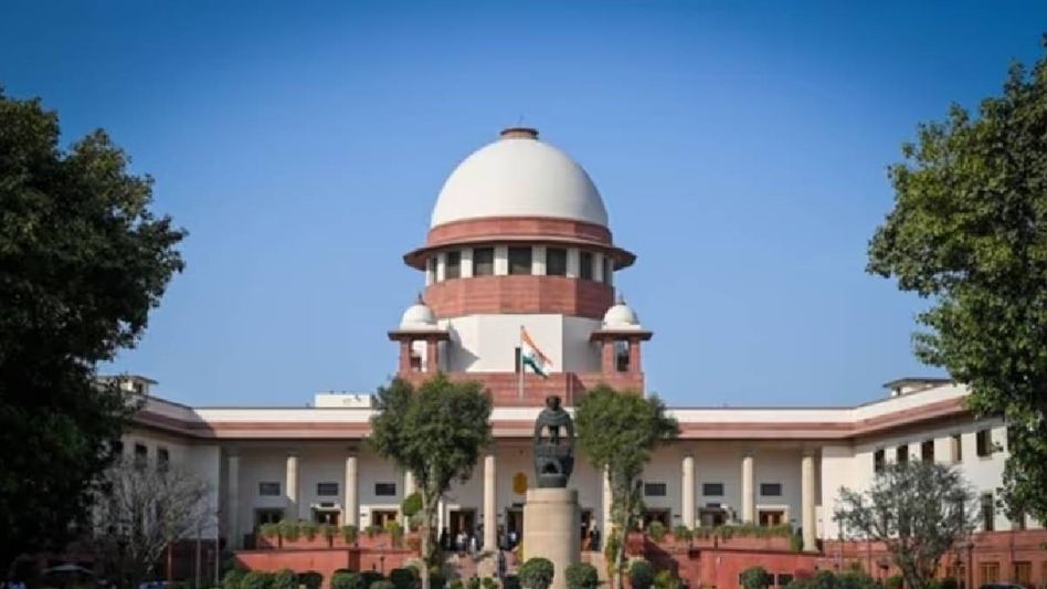 Supreme Court issues notice on pleas to transfer NEET cases from High Court to top court Supreme Court issues notice on pleas to transfer NEET cases from High Court to top court