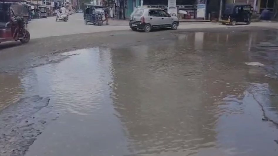 Assam: Karimganj highway marred by poor quality repairs, locals raise concern Assam: Karimganj highway marred by poor quality repairs, locals raise concern
