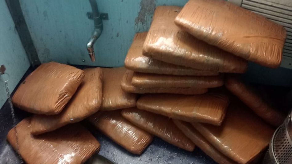 Guwahati: RPF recovers Cannabis worth over Rs 2.5 lakh from train lavatory Guwahati: RPF recovers Cannabis worth over Rs 2.5 lakh from train lavatory