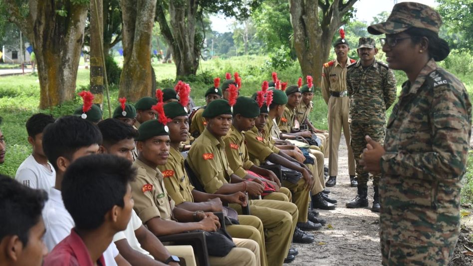 Assam: Indian Army hosts 'Weapon and Equipment Display' at Jorhat's Mariani Assam: Indian Army hosts 'Weapon and Equipment Display' at Jorhat's Mariani