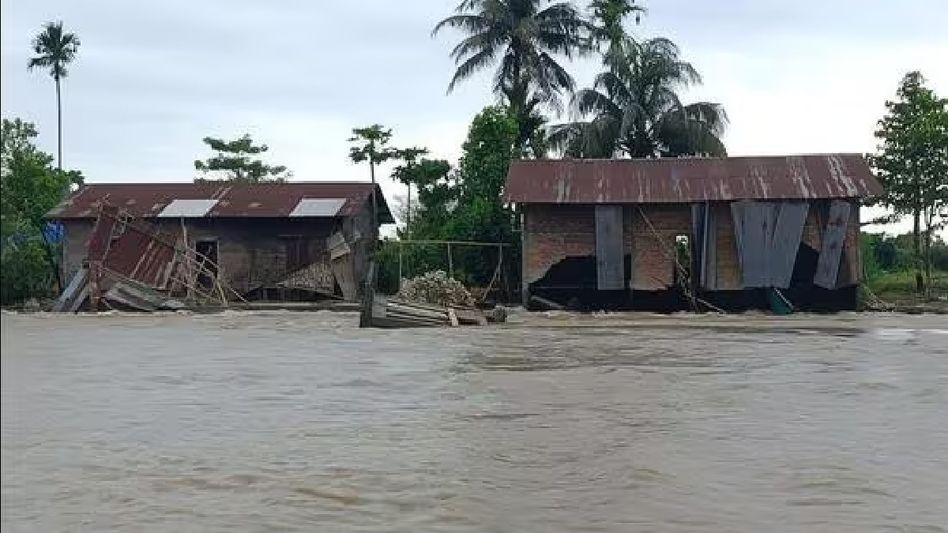 Assam: Flooding persists despite improvement, weather warning issued Assam: Flooding persists despite improvement, weather warning issued