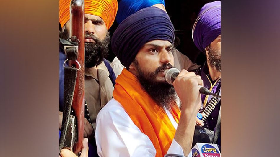 Waris Punjab De leader Amritpal Singh challenges detention under NSA, moves Punjab and Haryana High Court Waris Punjab De leader Amritpal Singh challenges detention under NSA, moves Punjab and Haryana High Court
