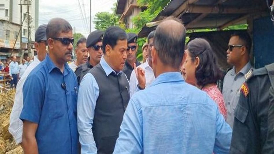 Assam: Sarbananda Sonowal inspects Dibrugarh drainage system, promises action on artificial floods Assam: Sarbananda Sonowal inspects Dibrugarh drainage system, promises action on artificial floods
