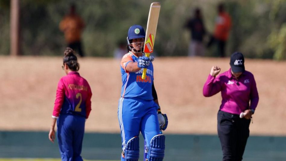 Indian wicketkeeper Richa Ghosh shatters records with explosive knock in women's Asia Cup Indian wicketkeeper Richa Ghosh shatters records with explosive knock in women's Asia Cup