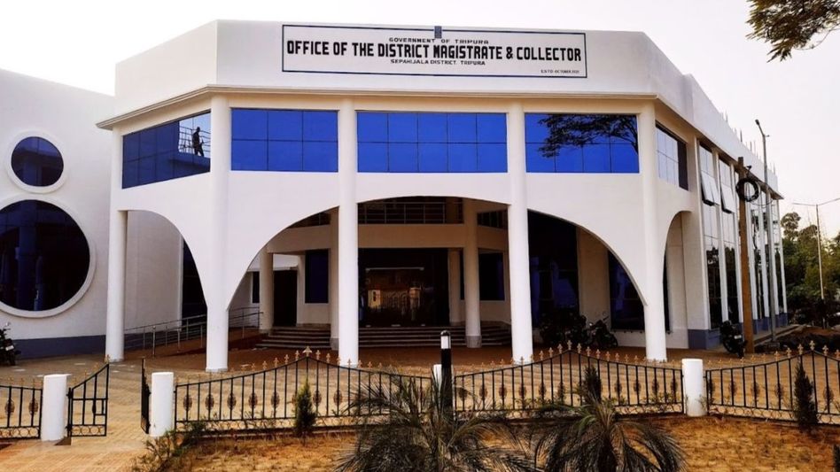 Tripura government issues show cause notice to 39 employees for not following office timing Tripura government issues show cause notice to 39 employees for not following office timing