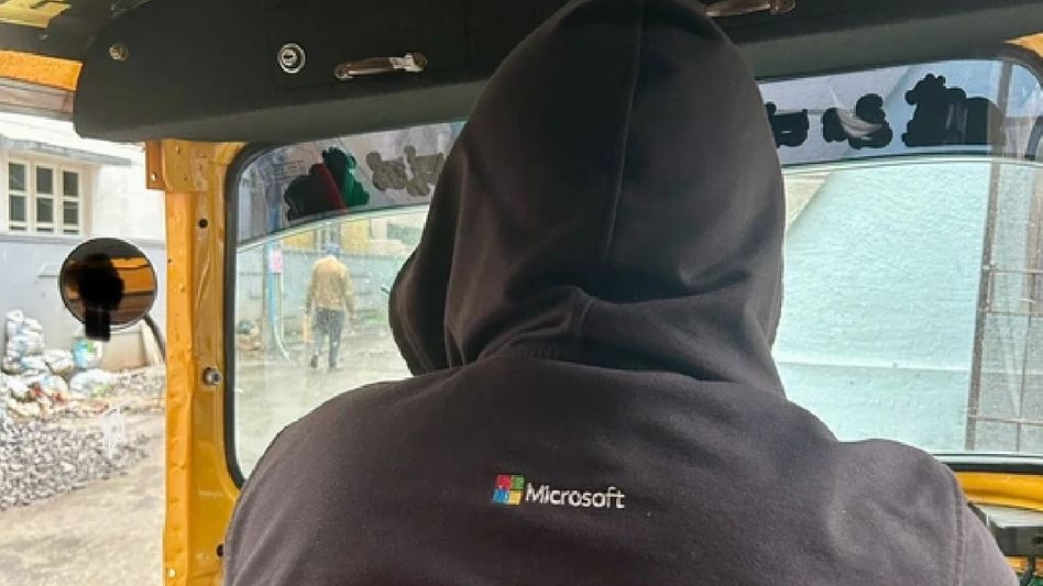 Microsoft techie in Bengaluru rides autorickshaw on weekends to combat loneliness Microsoft techie in Bengaluru rides autorickshaw on weekends to combat loneliness