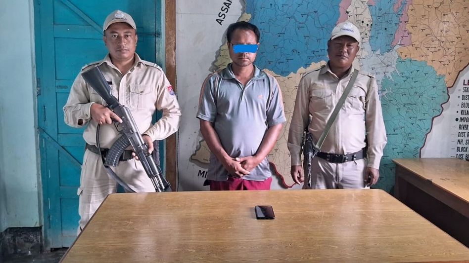 Manipur Police arrest PREPAK(Pro) member for extortion activities in Imphal East Manipur Police arrest PREPAK(Pro) member for extortion activities in Imphal East