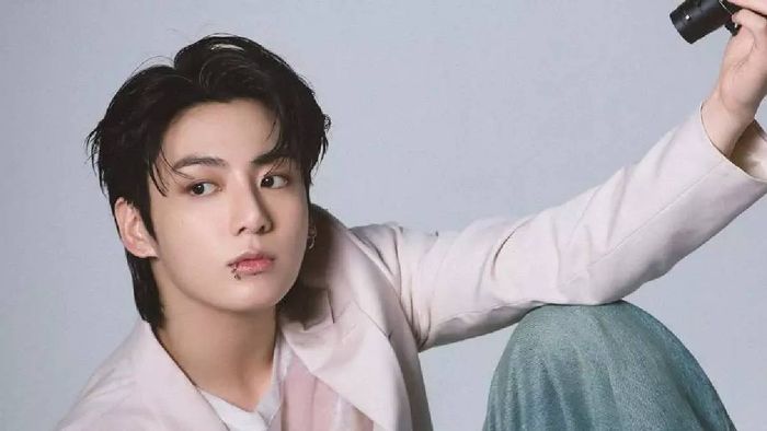 Jungkook to hold solo exhibition 'GOLDEN: The Moments' in Seoul