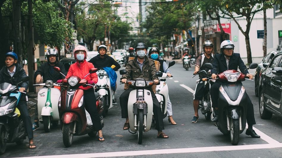 Meghalaya: Shillong Traffic Police urge two-wheelers to follow one-way rules for road safety Meghalaya: Shillong Traffic Police urge two-wheelers to follow one-way rules for road safety