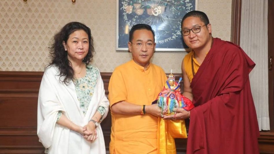 Sikkim CM Tamang seeks spiritual guidance from His Eminence Gakar Rinpoche Sikkim CM Tamang seeks spiritual guidance from His Eminence Gakar Rinpoche
