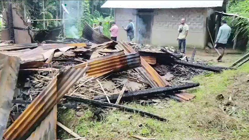 Manipur: Abandoned house torched by miscreants in Jiribam Manipur: Abandoned house torched by miscreants in Jiribam