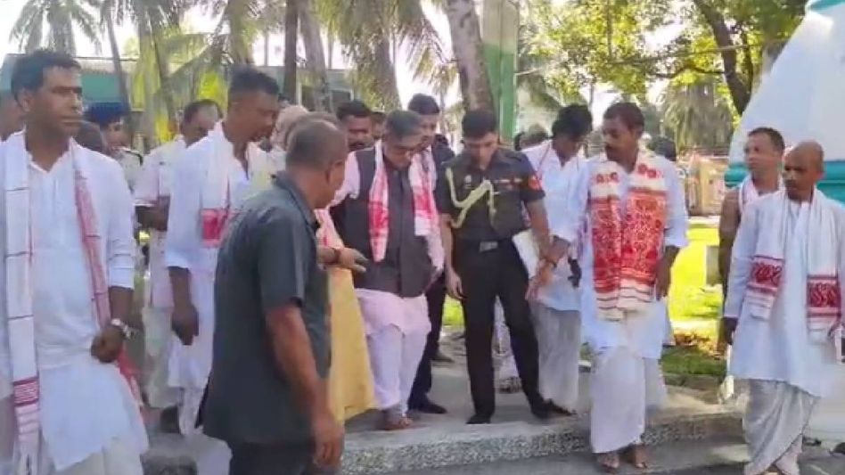 Assam: Governor Kataria praises Vaishnavite heritage during Barpeta Satra visit Assam: Governor Kataria praises Vaishnavite heritage during Barpeta Satra visit