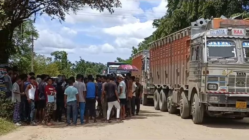Tripura residents block road in North District to protest poor condition of NH-8 Tripura residents block road in North District to protest poor condition of NH-8