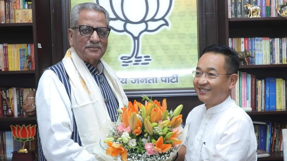 Sikkim CM meets newly-appointed Governor Om Prakash Mathur, discusses tourism and agriculture Sikkim CM meets newly-appointed Governor Om Prakash Mathur, discusses tourism and agriculture