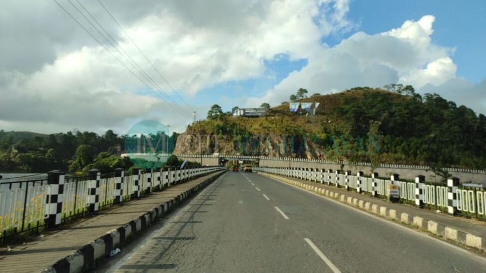 Meghalaya: After 8 months, two-way traffic resumes on Umiam Bridge Meghalaya: After 8 months, two-way traffic resumes on Umiam Bridge