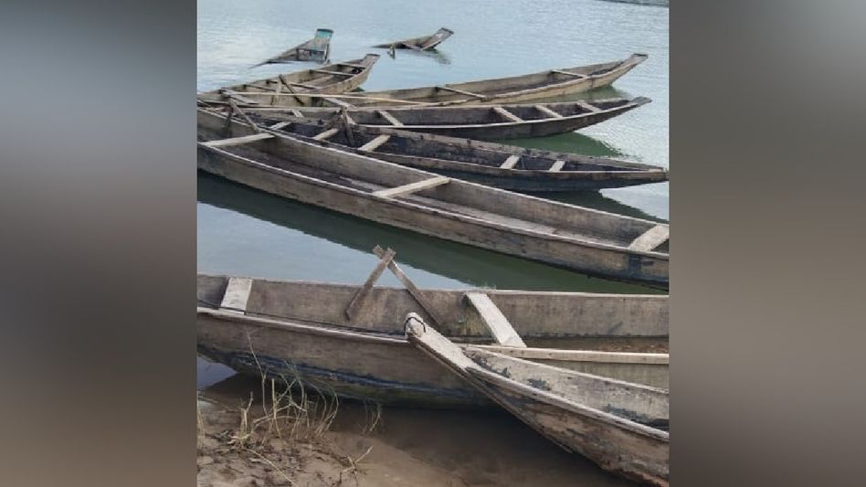 Meghalaya BSF seizes 19 wooden boats along Indo-Bangladesh border Meghalaya BSF seizes 19 wooden boats along Indo-Bangladesh border