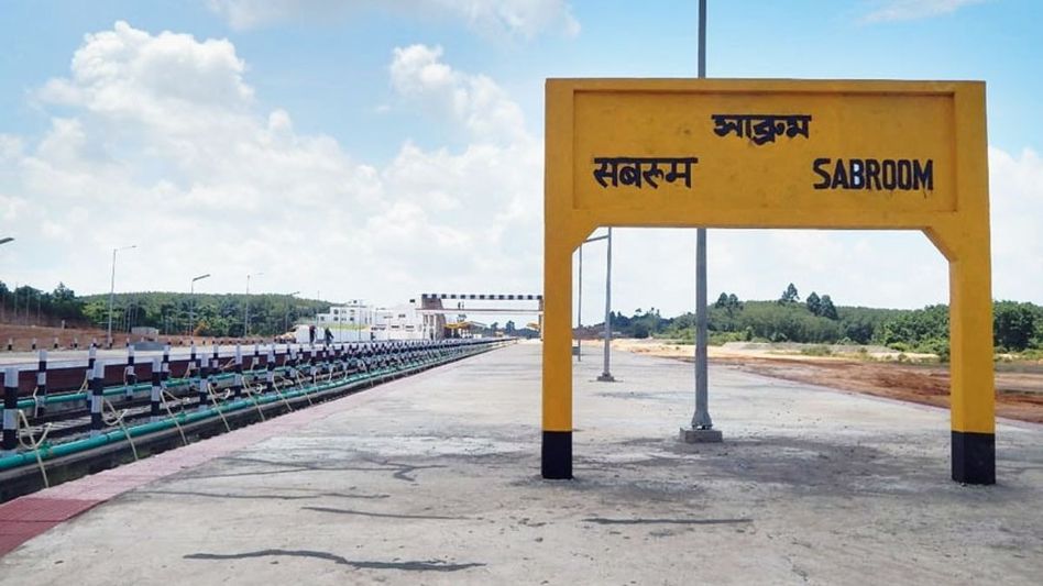 Tripura demands Union Railway Minister for double rail track from Assam to Sabroom Tripura demands Union Railway Minister for double rail track from Assam to Sabroom