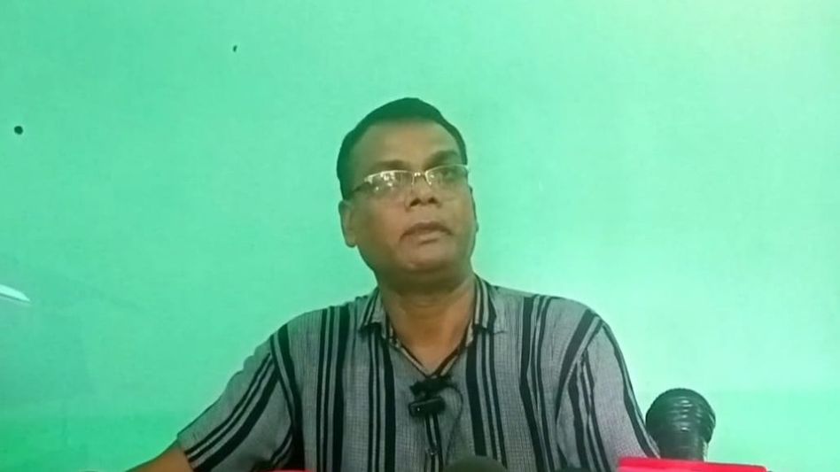 Assam: APDCL disconnects power over non-payment of bills, tea workers demand refund Assam: APDCL disconnects power over non-payment of bills, tea workers demand refund