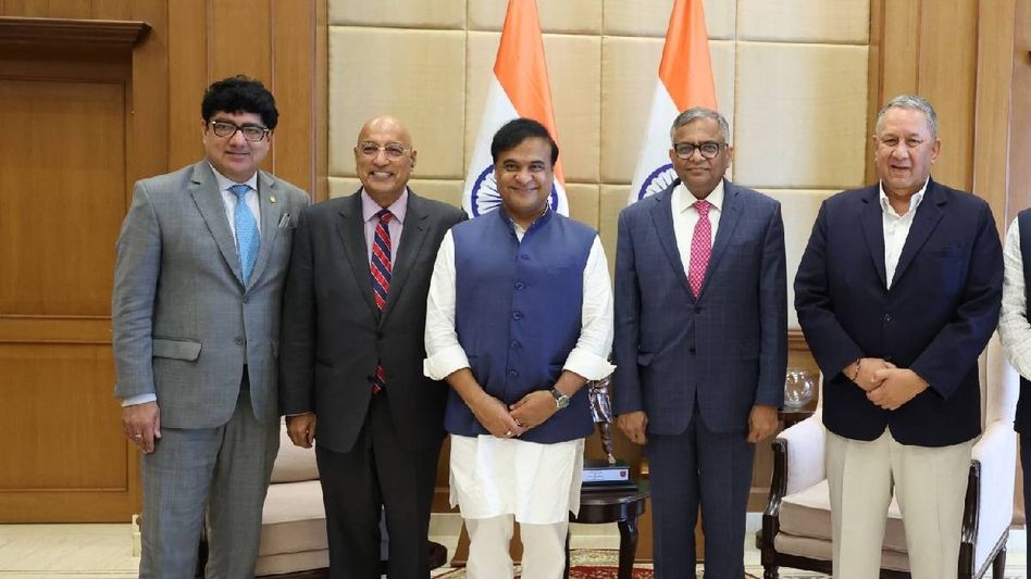 Himanta Biswa Sarma: Kaziranga sees record tourist surge following PM Modi's visit Himanta Biswa Sarma: Kaziranga sees record tourist surge following PM Modi's visit