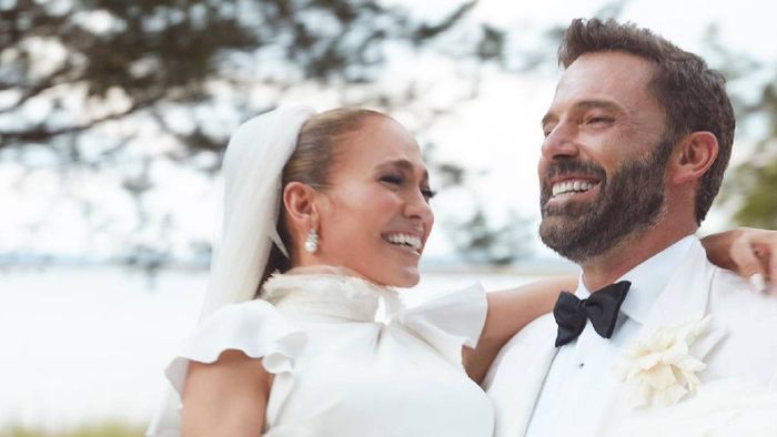 Jennifer Lopez and Ben Affleck are expected to file for divorce by the end of summer.