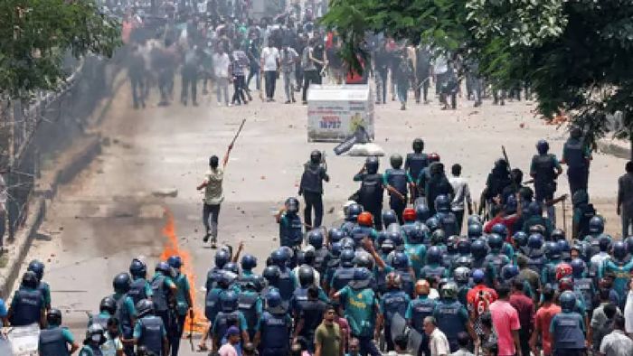 32 dead as Bangladesh erupts in violence; nationwide curfew imposed