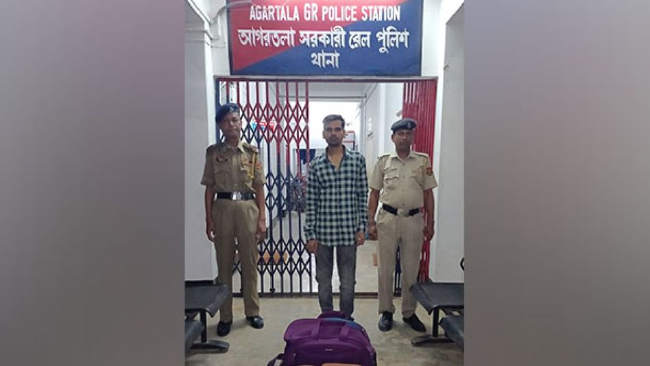 Tripura: Bihar man arrested with 13 kgs of dry cannabis from Agartala Railway Station Tripura: Bihar man arrested with 13 kgs of dry cannabis from Agartala Railway Station