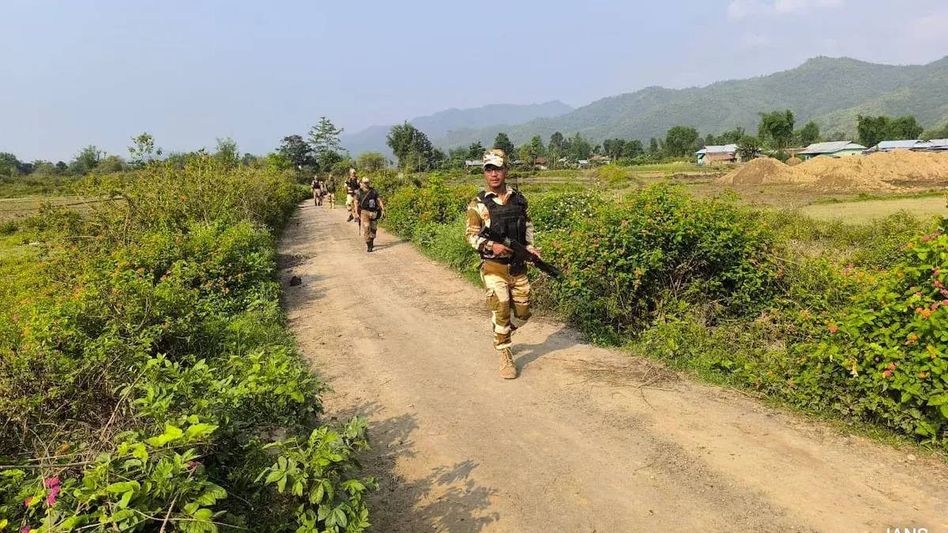 Manipur: Pherzawl district imposes night curfew to prevent influx of illegal migrants from Bangladesh Manipur: Pherzawl district imposes night curfew to prevent influx of illegal migrants from Bangladesh
