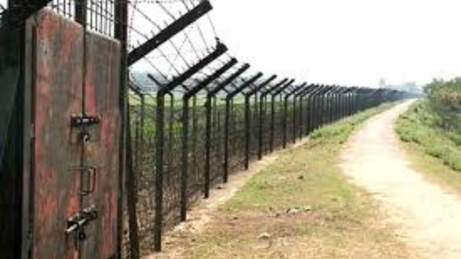 BSF DG reviews operational preparedness along Tripura border amid political turmoil in Bangladesh BSF DG reviews operational preparedness along Tripura border amid political turmoil in Bangladesh