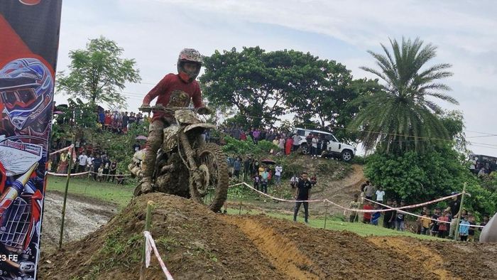 Meghalaya: Motocross championship thrills spectators in Garo Hills