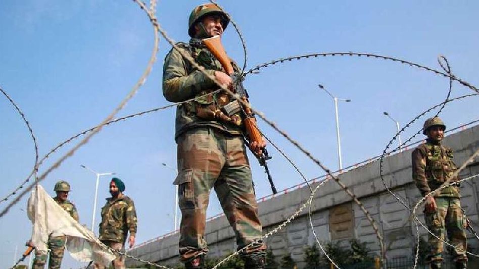 Bangladeshi smuggler killed in BSF retaliatory firing in West Bengal's Malda Bangladeshi smuggler killed in BSF retaliatory firing in West Bengal's Malda