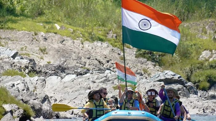 Tiranga Yatra makes waves on Yomgo River in Arunachal Pradesh